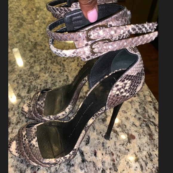 *SOLD* Giuseppe Zanotti Leather sandal EUR 36 - Picture 4 of 8